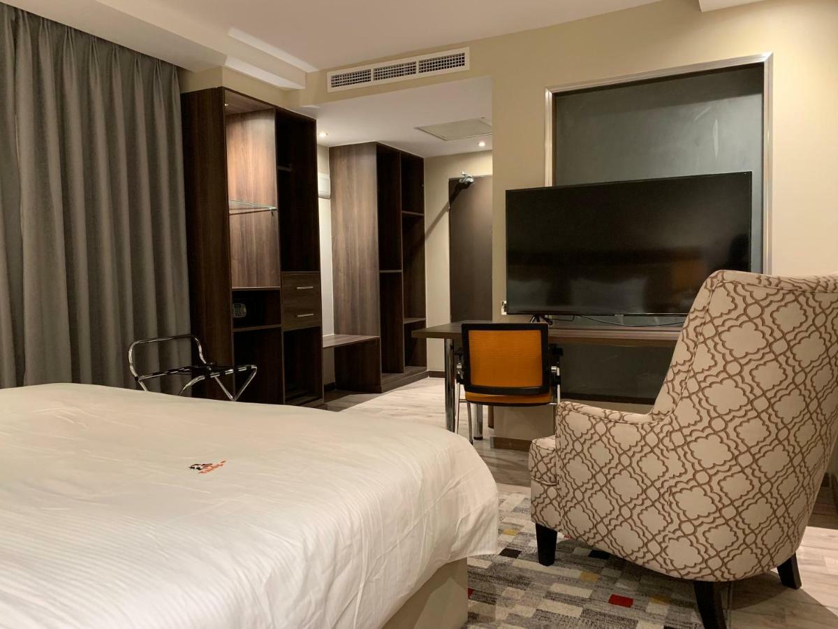 Taidy'S Suites - Nakuru Buitenkant foto