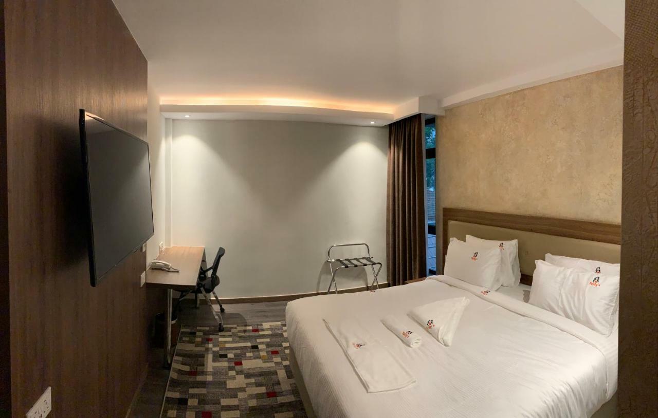 Taidy'S Suites - Nakuru Buitenkant foto